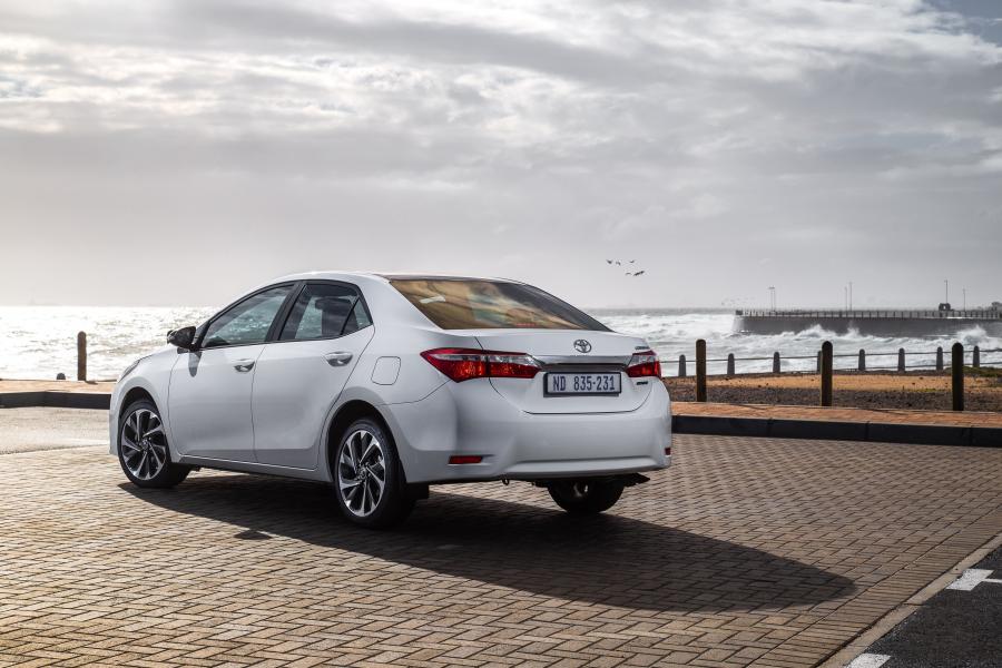  Toyota Corolla Prestige+ 2018 года  (ZA) (фото 6 из 9)
